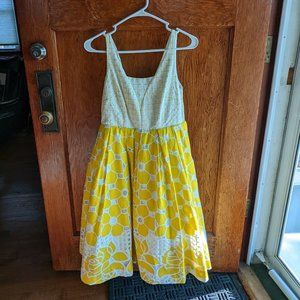 Geode - Size Medium - Yellow and White Dress - Flower Pattern - UNIQUE!